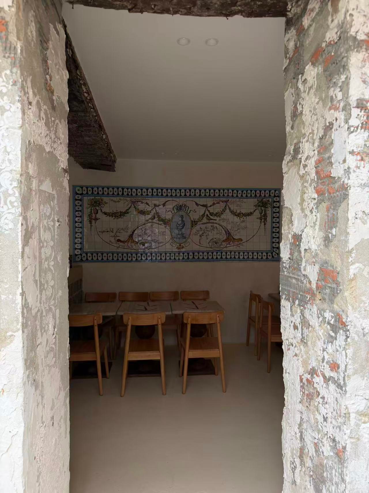Salle aux fresques d'azulejos vue depuis l'arche